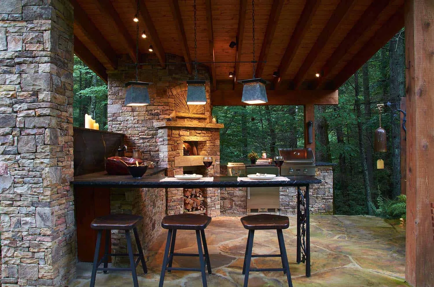 Outdoor Kitchens for Culinary Enthusiasts
