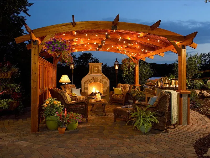 Complete Outdoor Kitchens and Living Spaces