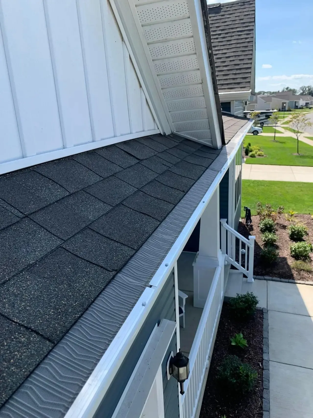 Close-up of a seamless aluminum gutter with no mid-run seams