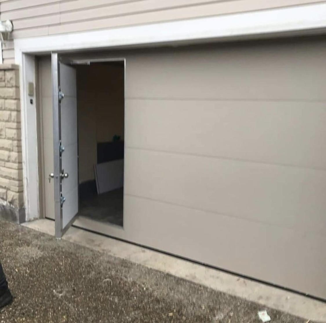 Emergency Garage Door Services