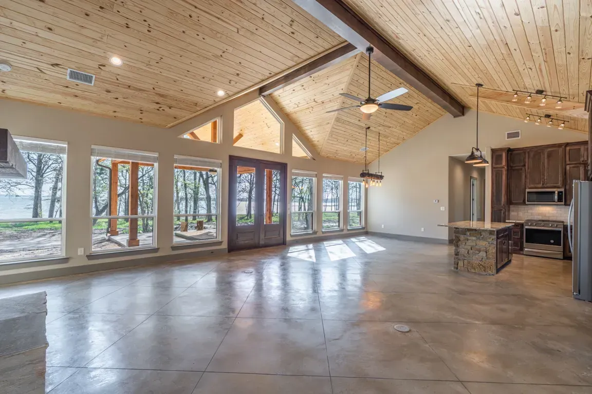 Personalized Home Construction Along Lake Tawakoni