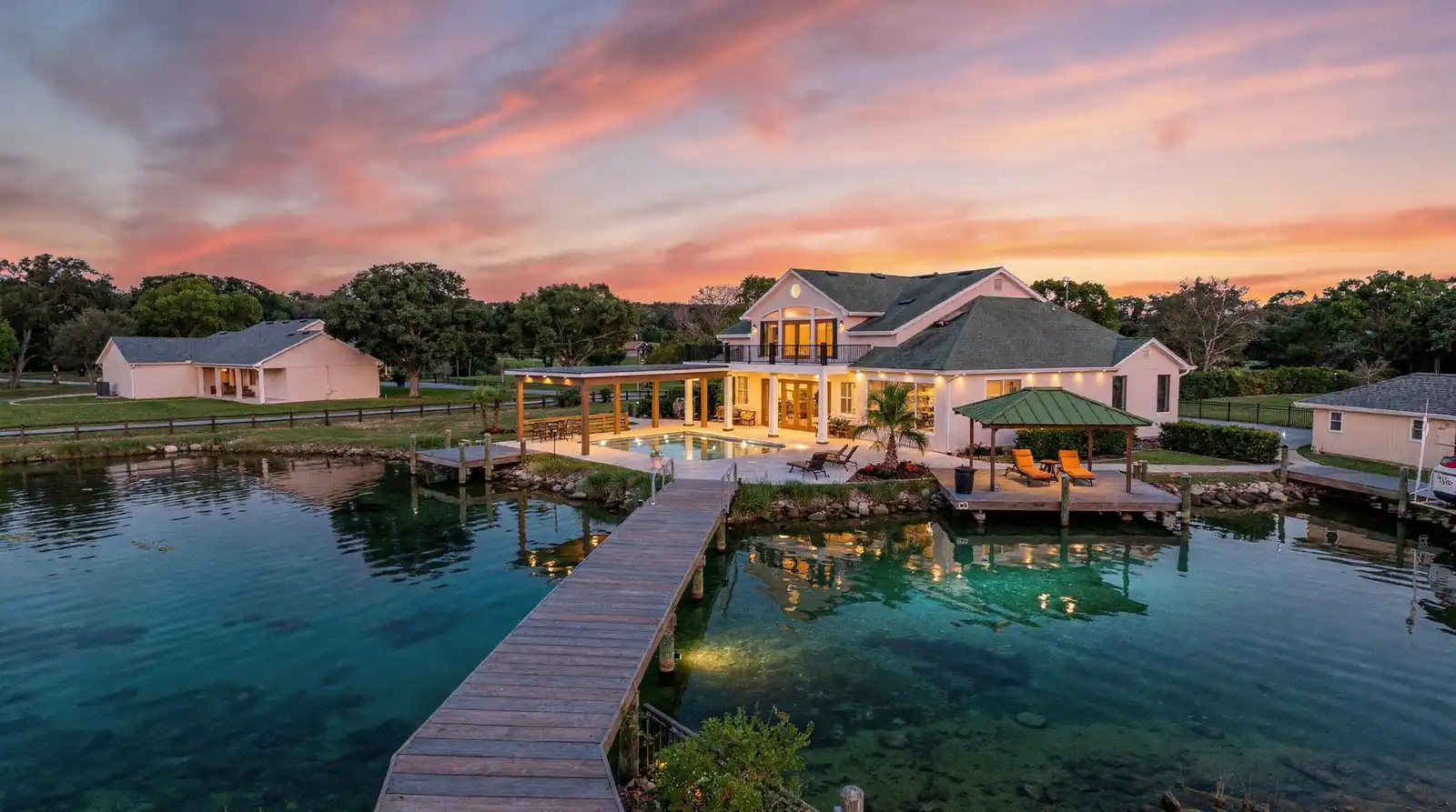 Services include interior and exterior photography, aerial drone photography, virtual tours, and twilight photos