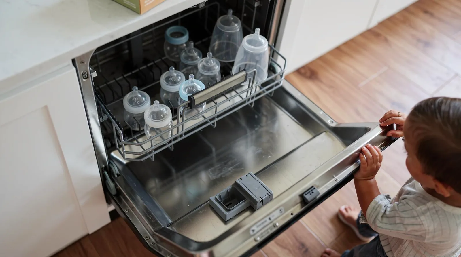Dishwashers are considered effective for cleaning baby items as a first step in the routine