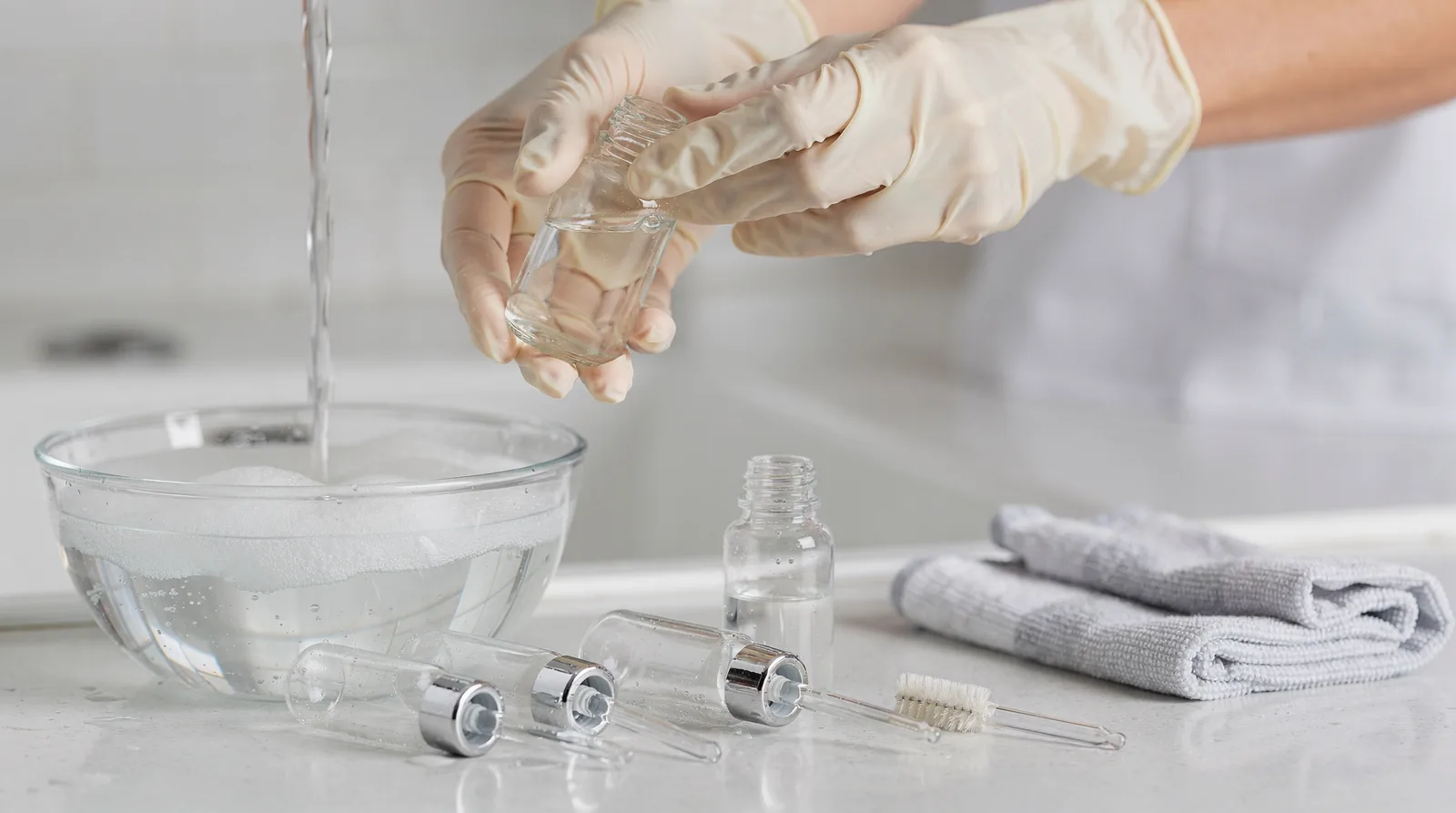 Standard 30mL euro round glass bottles use an 18-DIN neck finish, which determines which replacement closures fit