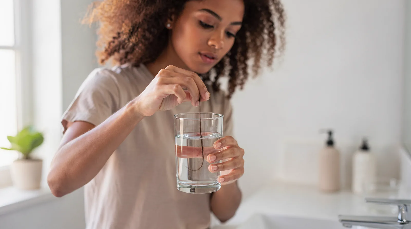 Low porosity hair has cuticles that stay close together, resisting moisture absorption compared with high