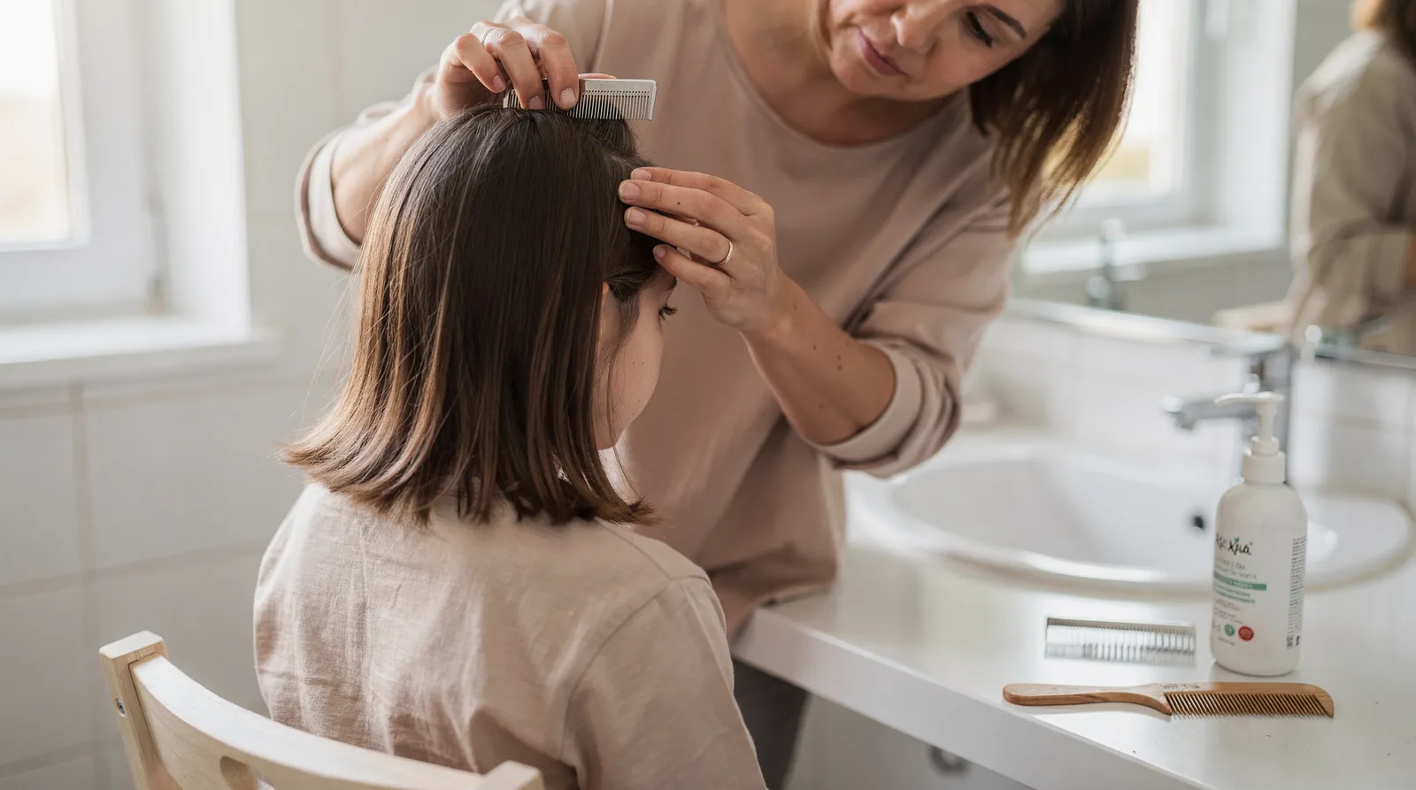 Every infested household member and close contact should be treated at the same time Every infested household member and close contact should be treated at the same time
