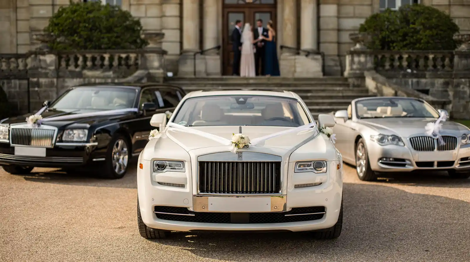 Providers like Deep Luxury Wedding Cars in Amritsar offer a wide collection of wedding cars
