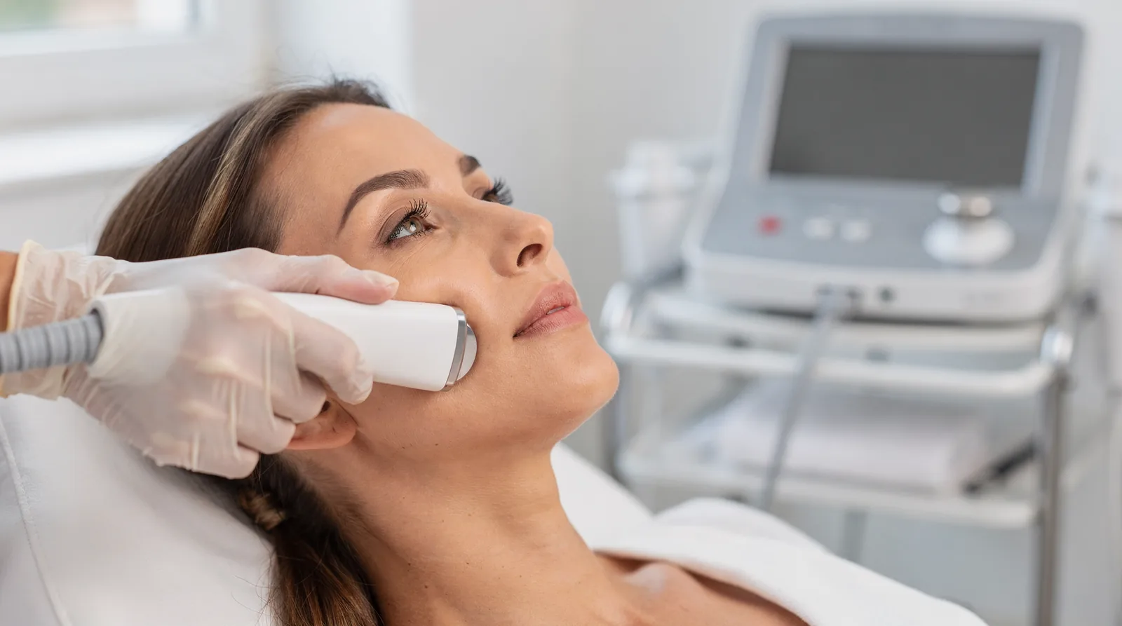 Energy-based devices uniformly heat the dermis while cooling and protecting the outer epidermal layer during