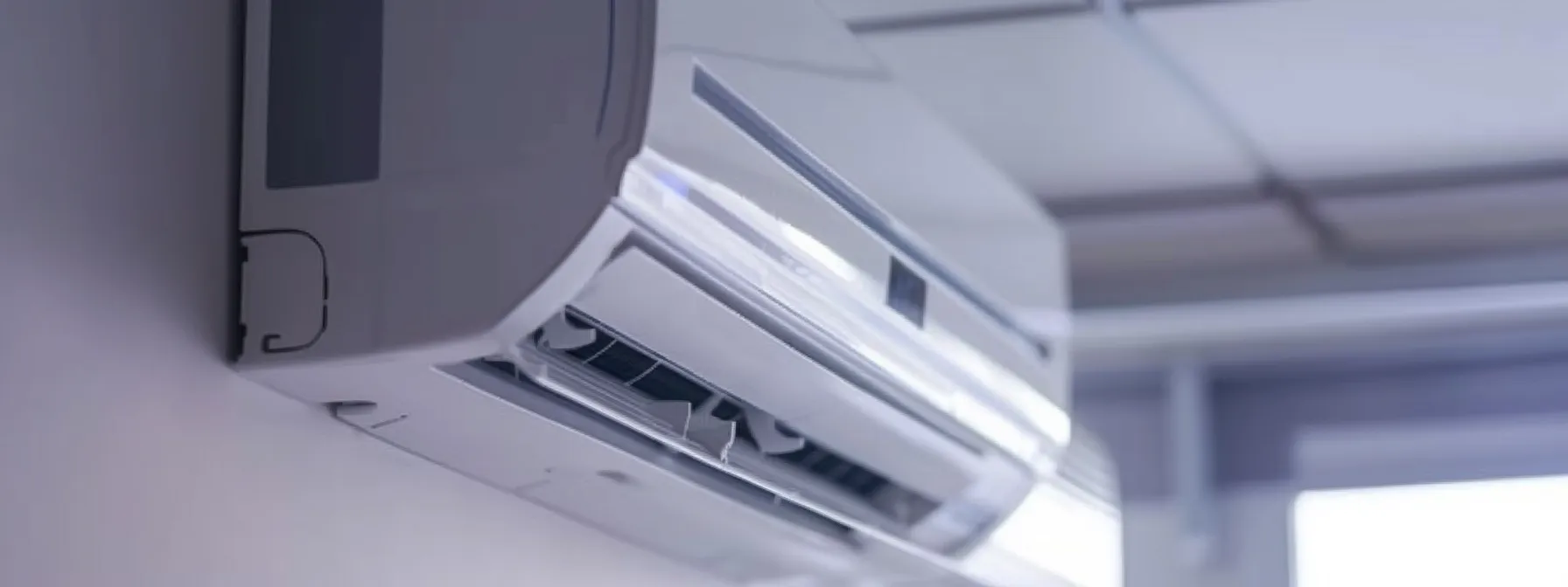 hvac contractor fixing air conditioner