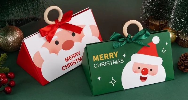 Top kantoor kerstdecoratie ideeën met geschenkdozen