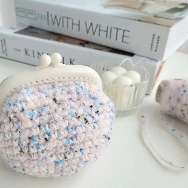 제이공방 - 내 손안의 작은 행복, 포근한 감성을 담은 뜨개 동전지갑 이미지 7