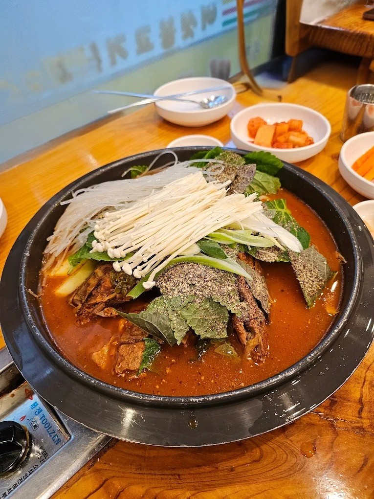 뼈나라감자탕 기흥점 - 2026년 4월, 보정동 직장인의 '제대로 된 한 끼' 찾기? 15년 내공 뼈나라감자탕의 숨겨진 비밀! image 7