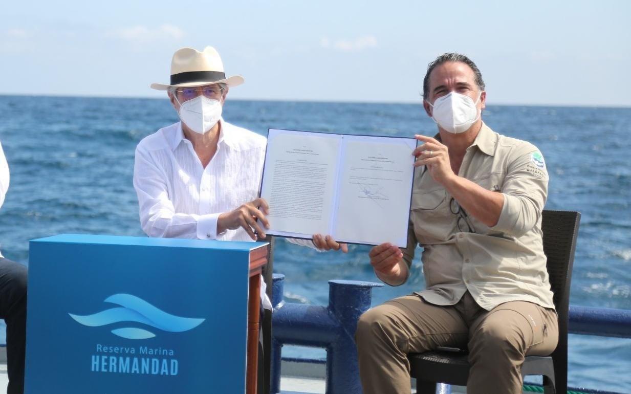 Guillermo Lasso, President of Ecuador, has signed a decree which will expand the marine reserve in the Galapagos Islands by around 700,000 square kilometers aboard the Galapagos Legend