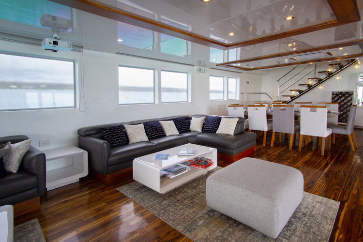 Living Area | Infinity Yacht
