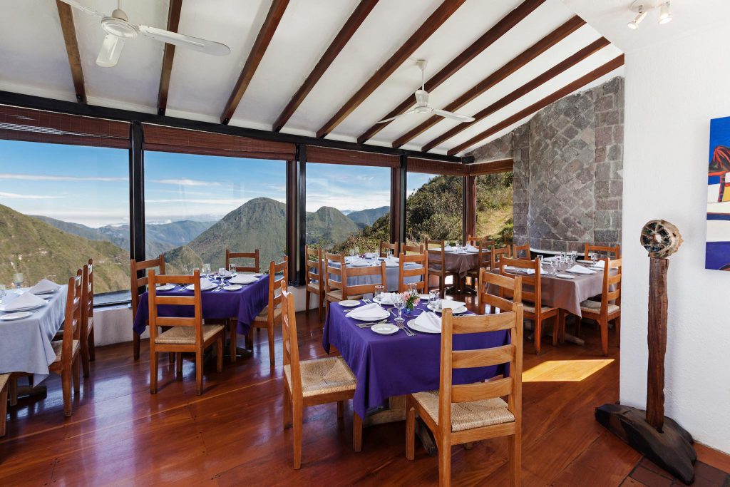 Dining room | El Crater Lodge