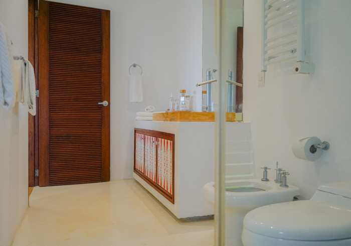 Bathroom Master Suite | Las Tanusas