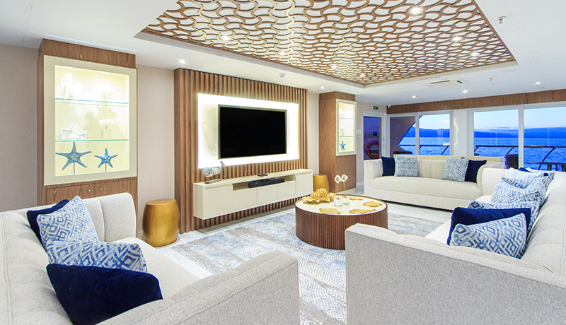 Social Area | Elite Catamaran