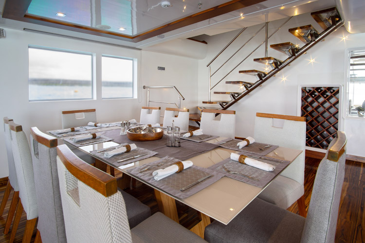Dining Area | Infinity Yacht