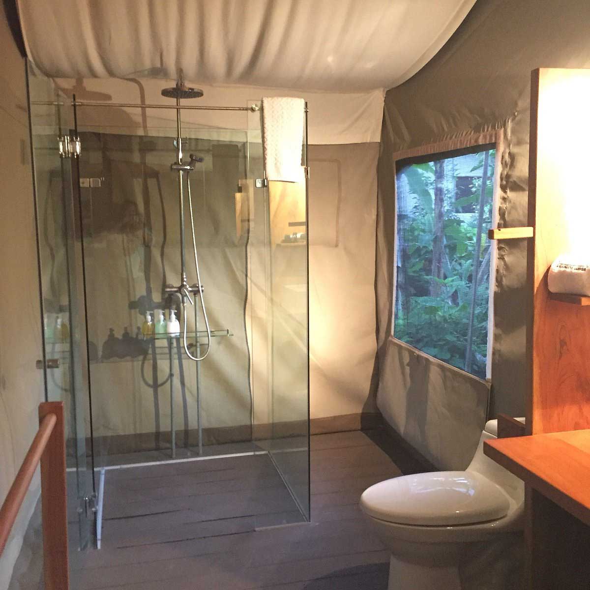Bathroom | Scalesia Lodge