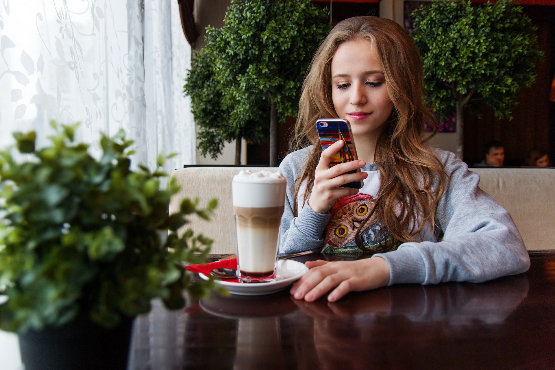 How Restaurants Use SMS Marketing to Drive Sales?