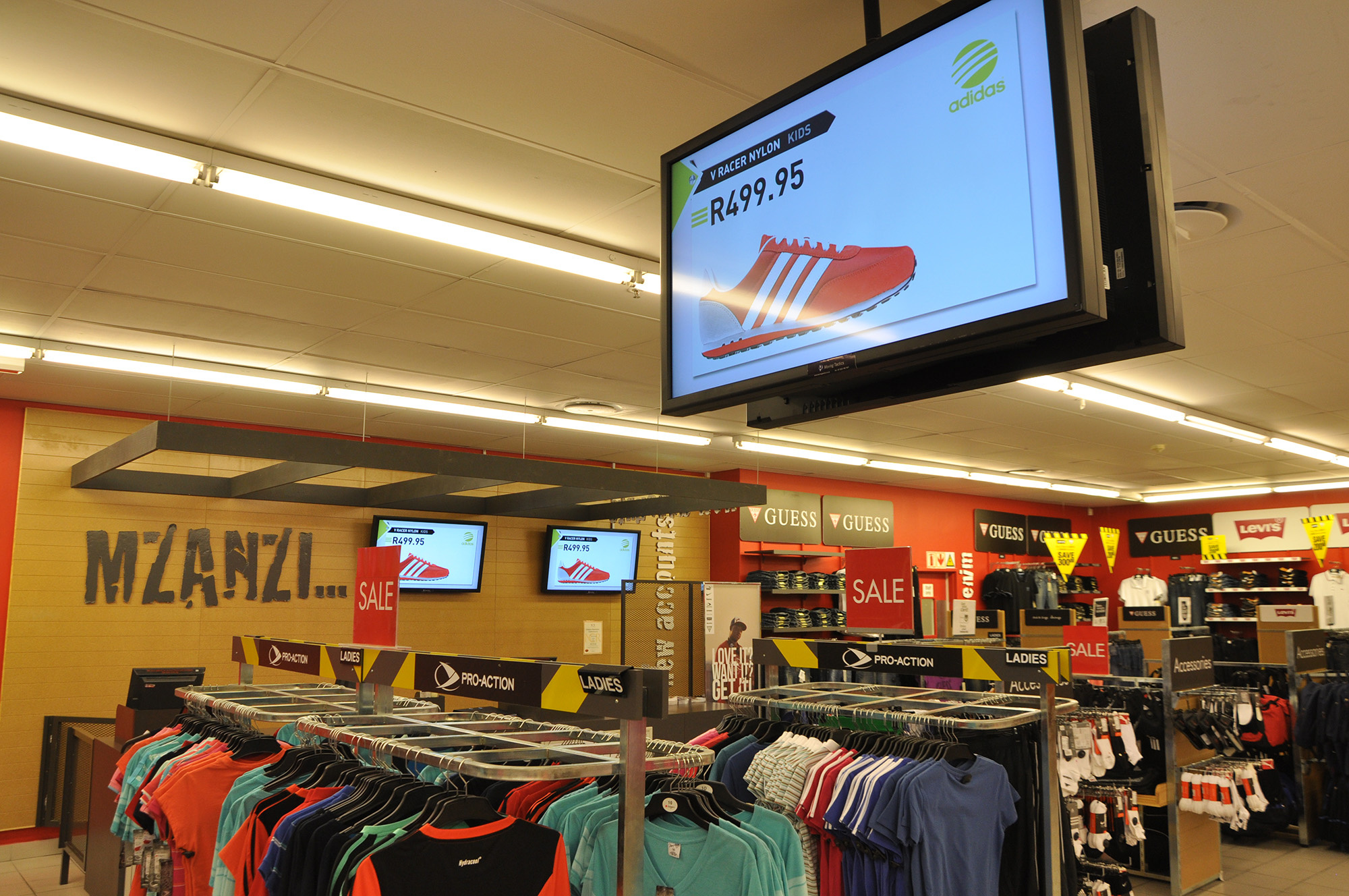 Revolutionizing Retail Digital Signage in 2023