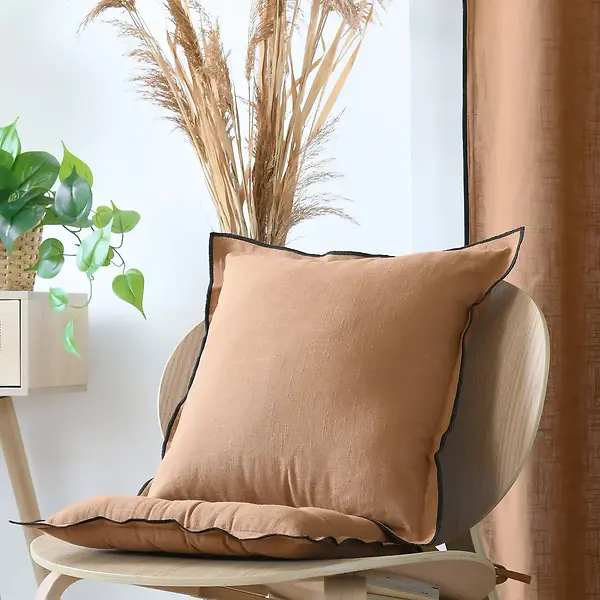 HELIOS CUSHION - CAMEL - 45X45 CM