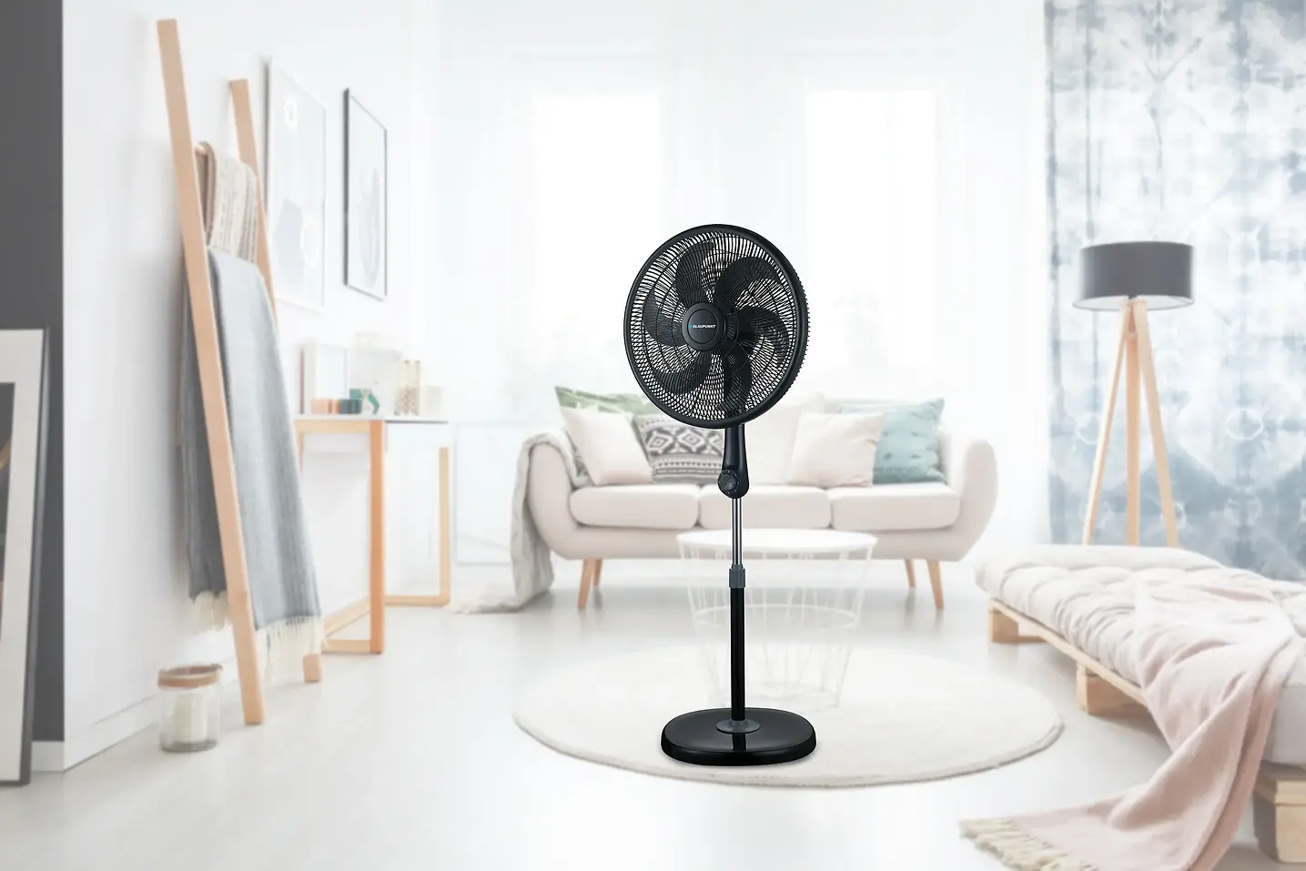 BLAUPUNKT 18" HIGH POWER PEDESTAL FAN WITH REMOTE - BLACK