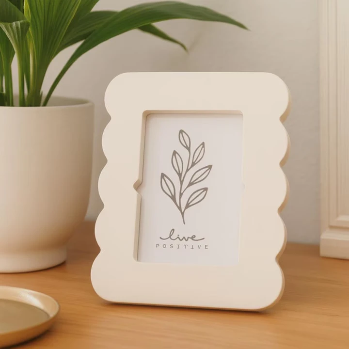 PICTURE FRAME - 16X21CM - 2 ASSORTED COLOURS