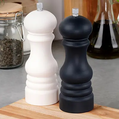 PEPPER MILL AND SALT SHAKER