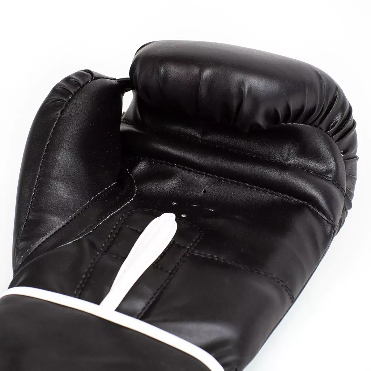 EVERLAST CORE BOXING GLOVES - SIZE S/M - BLACK