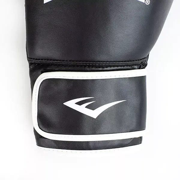 EVERLAST CORE BOXING GLOVES - SIZE S/M - BLACK