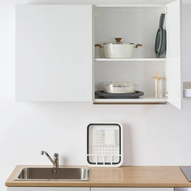 RETRACTABLE SILICONE DISH DRAINER - GREY AND WHITE