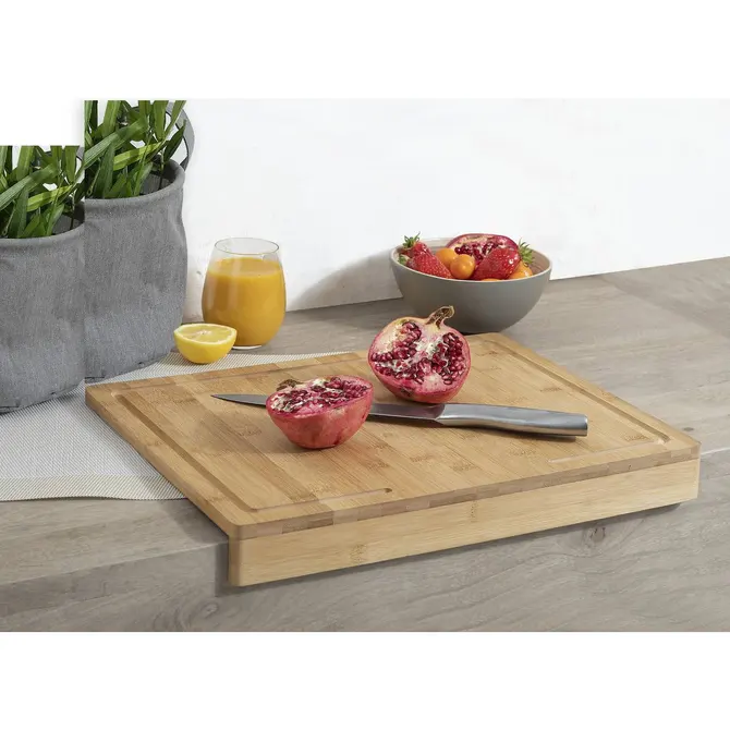 BAMBOO CHOPPING BOARD WITH EDGE