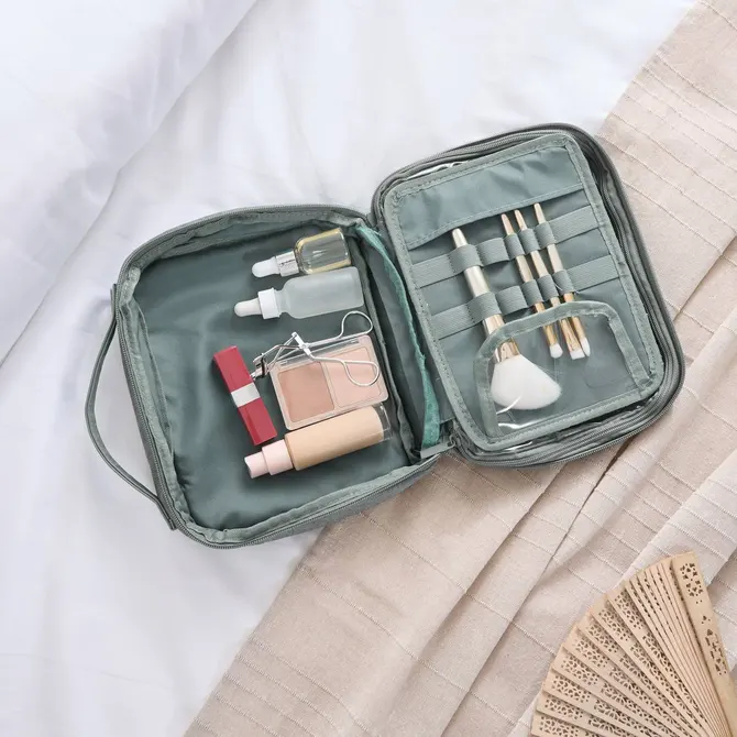 TRAVEL MAKEUP POUCH 23.5X19 CM - ASSORTED COLOURS