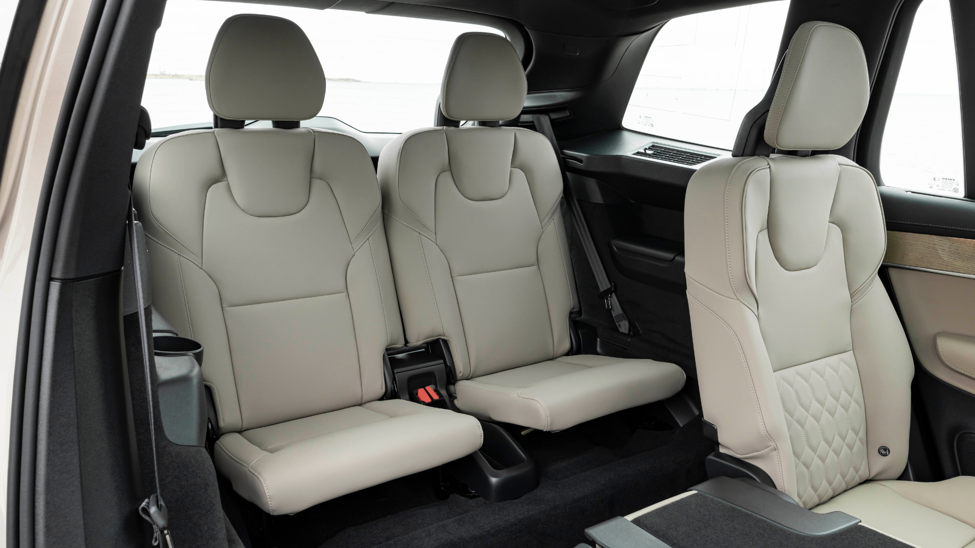 Habitacle spacieux à trois rangées d'un Volvo XC90
