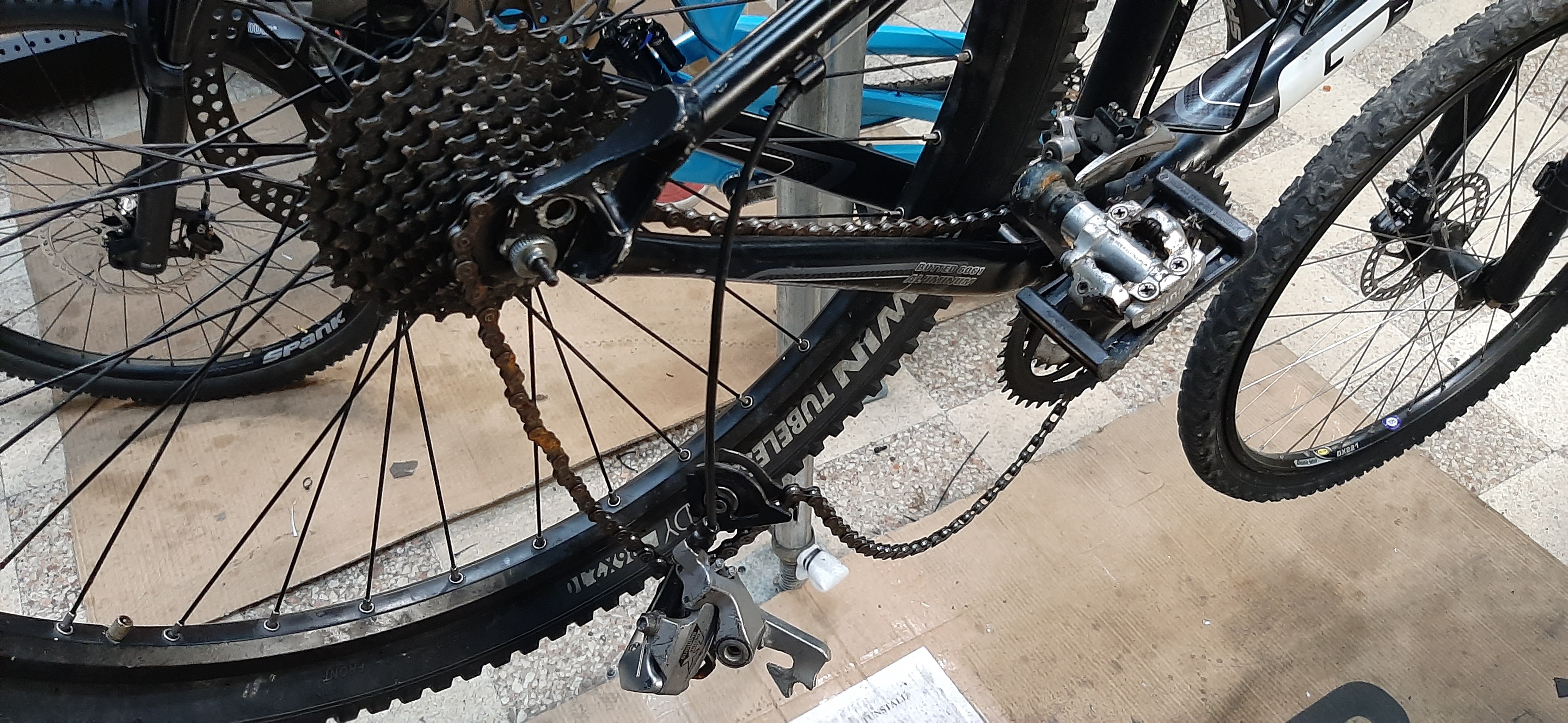 broken bicycle derailleur on the Camino de Santiago