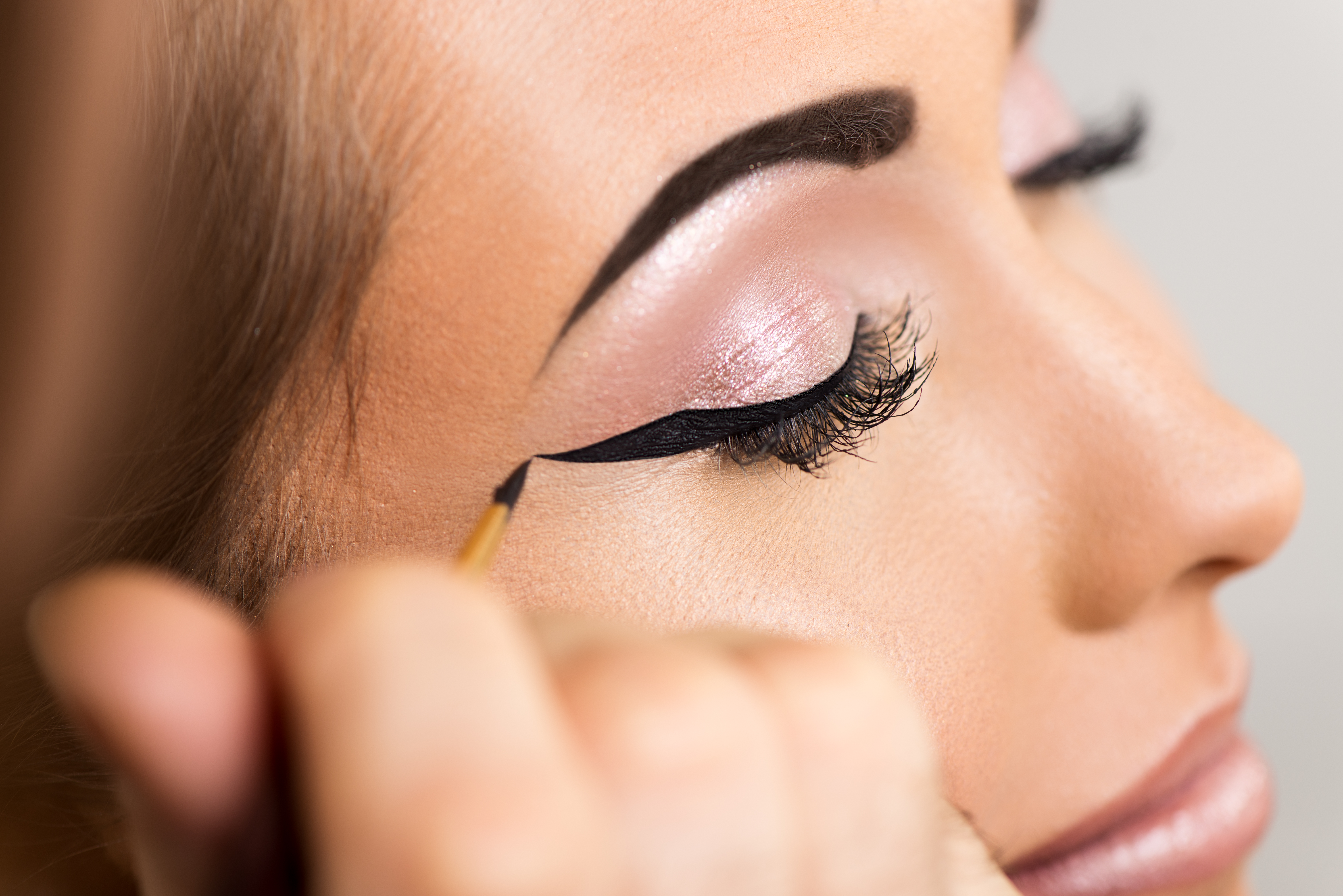 What You Should Know About The New Eyeliner Tattoo Trend