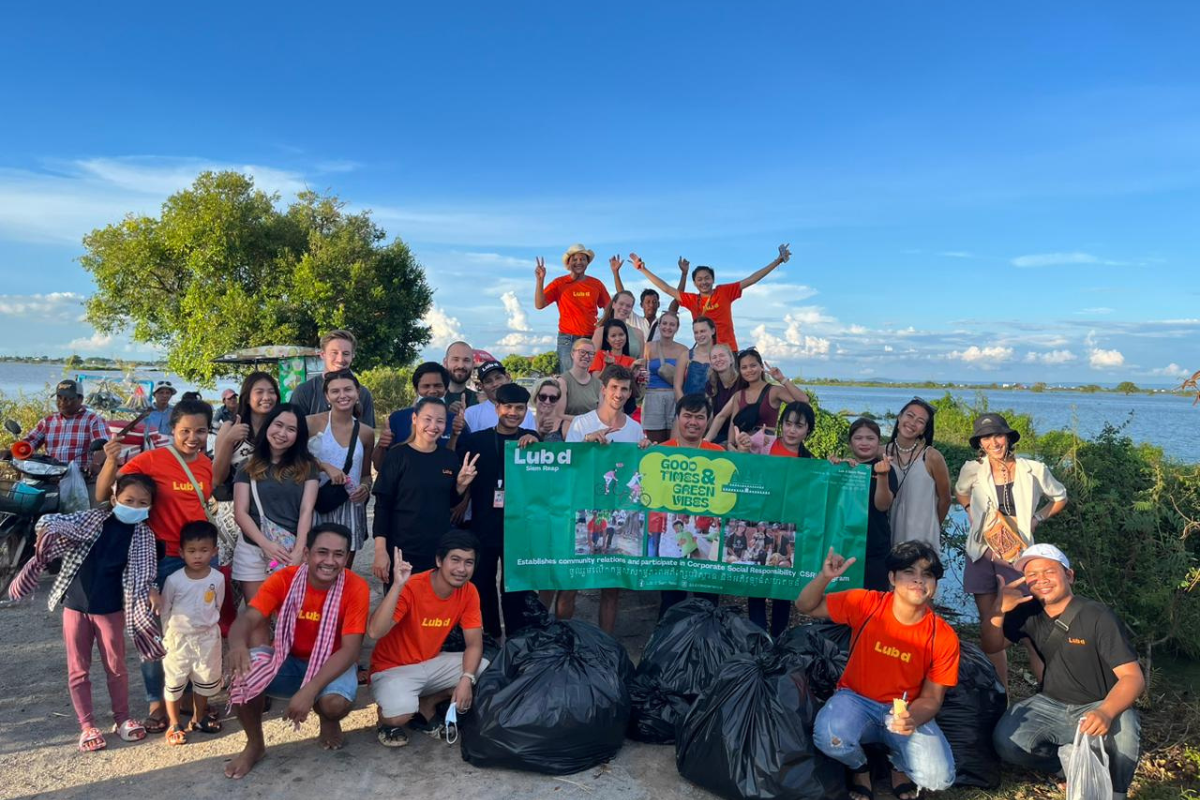 Lub d Siem Reap hotel staff and guests help the local community by collecting garbages