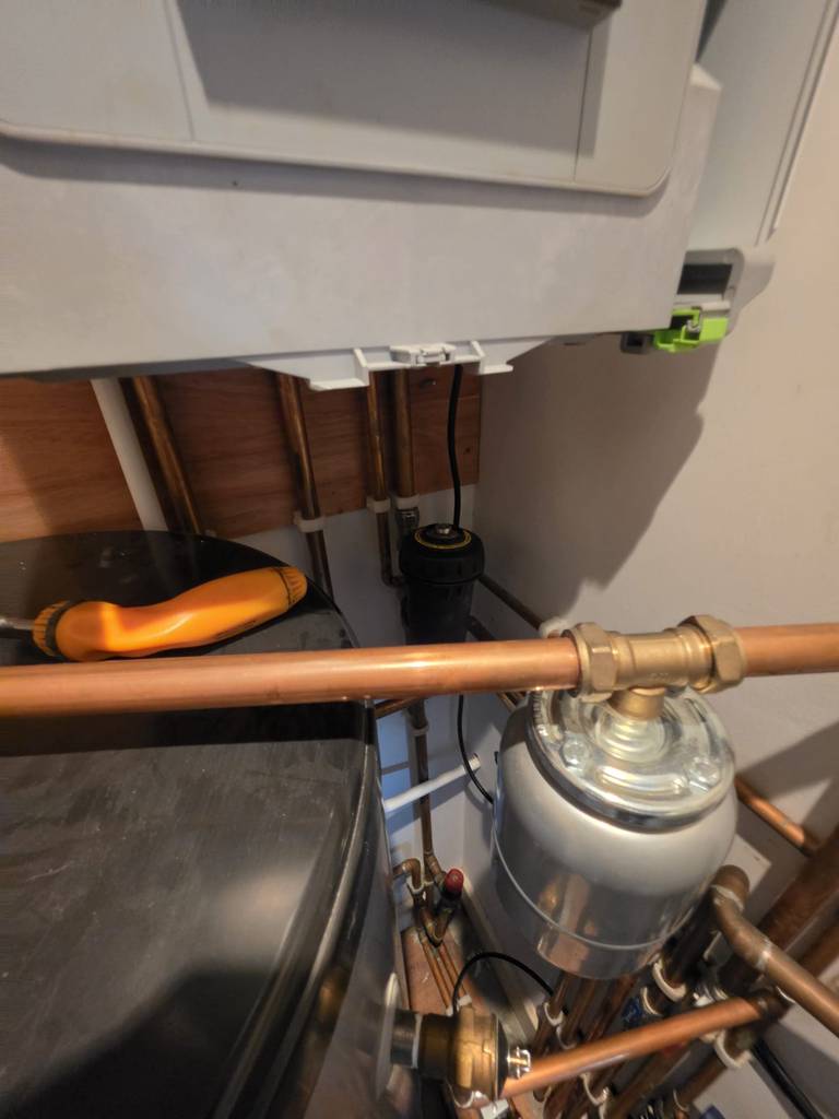 Magnetic filter cleaning and cylinder inspection