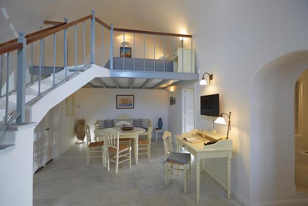 Cori Rigas Suites - Fira Santorini - Exclusive Suite