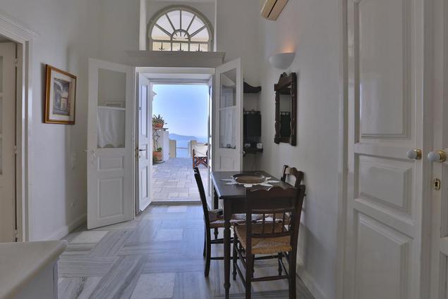 Cori Rigas Suites - Fira Santorini - Two Bedroom Suite