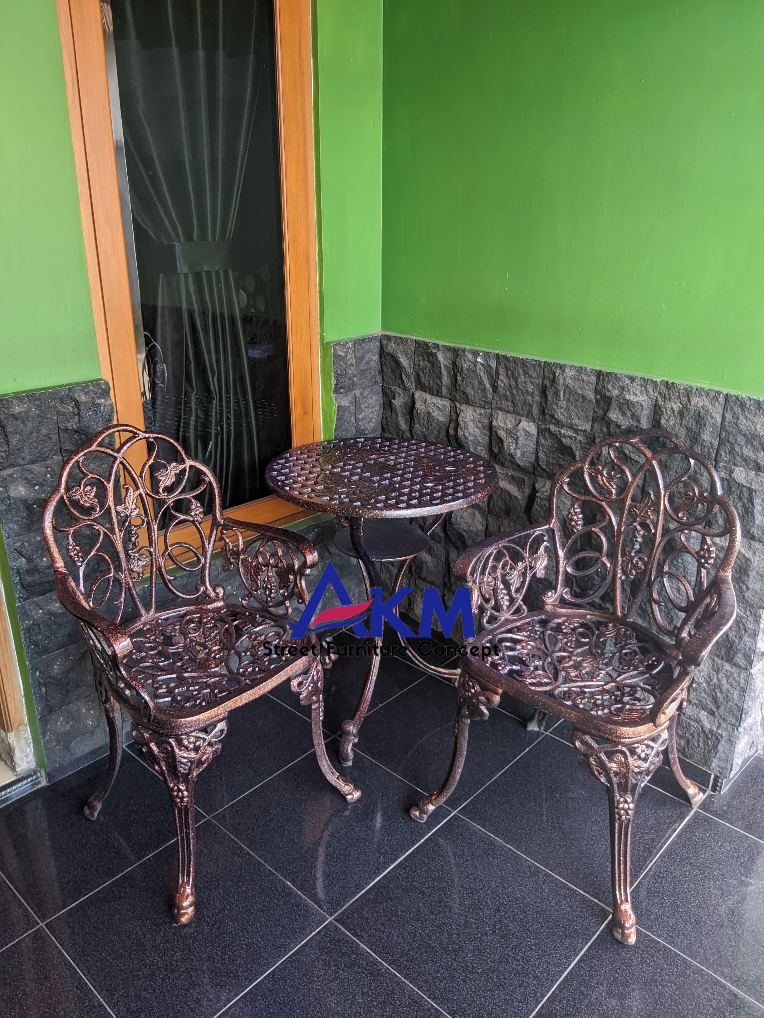 galeri Kursi Taman atau Kursi Teras & Meja Antik