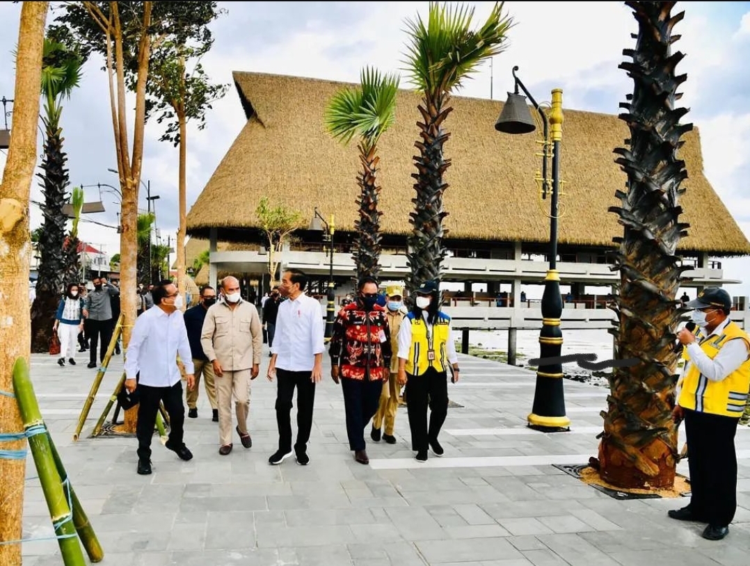 galeri Tiang Lampu Taman & Lampu Pedestrian