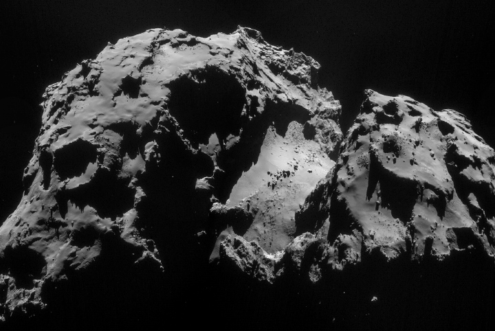 Comet_on_24_September_NavCam_720px