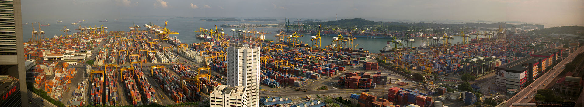 1920px-Singapore_port_panorama