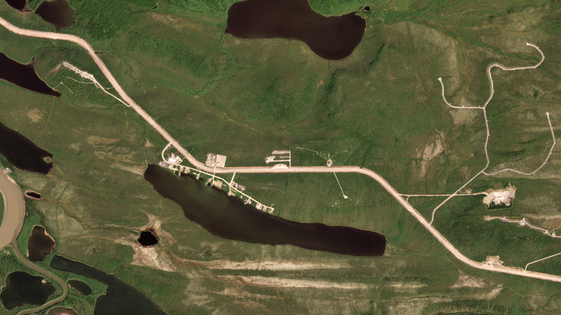 Estación terrestre del satélite canadiense Inuvik // Crédito: Rob Simmon, Planet