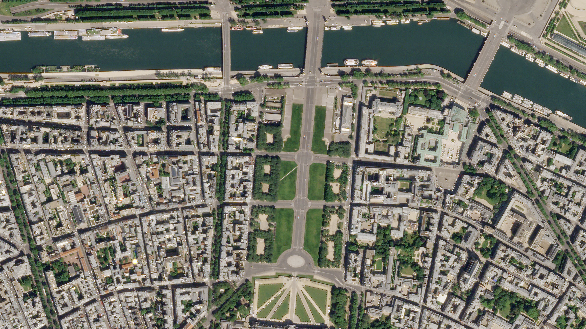 SkySat image of Paris, France, May 6, 2020 © 2020, Planet Labs Inc. All Rights Reserved.