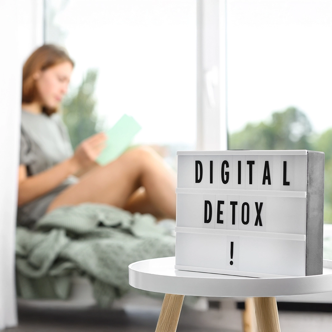 Copertina del corso: Digital Detox: liberati dalla dipendenza dallo smartphone, insegnato da una psicoterapeuta