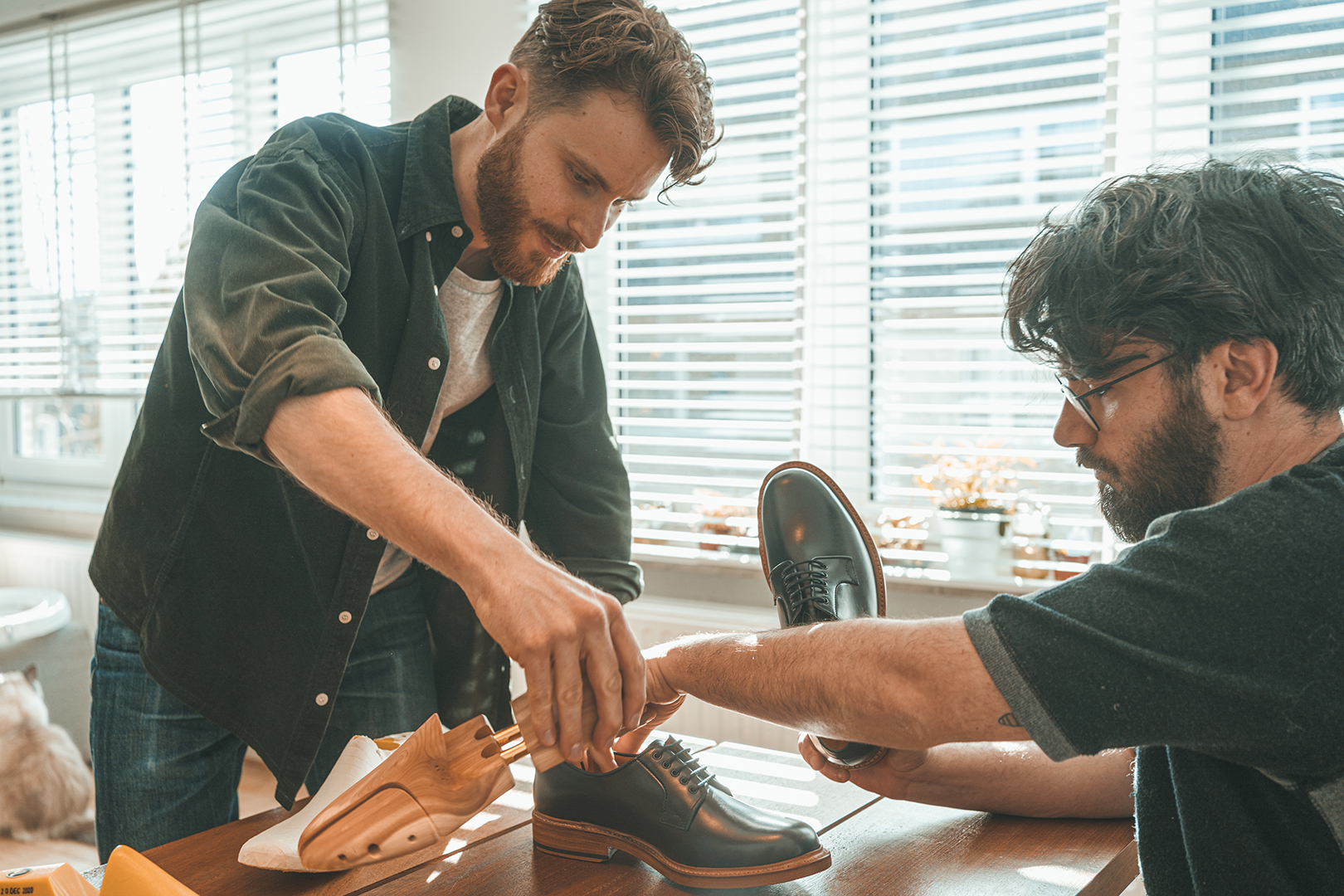 Klagen duidelijk ijzer Klassieke mannen- en vrouwenschoenen in een duurzaam jasje | COSH!