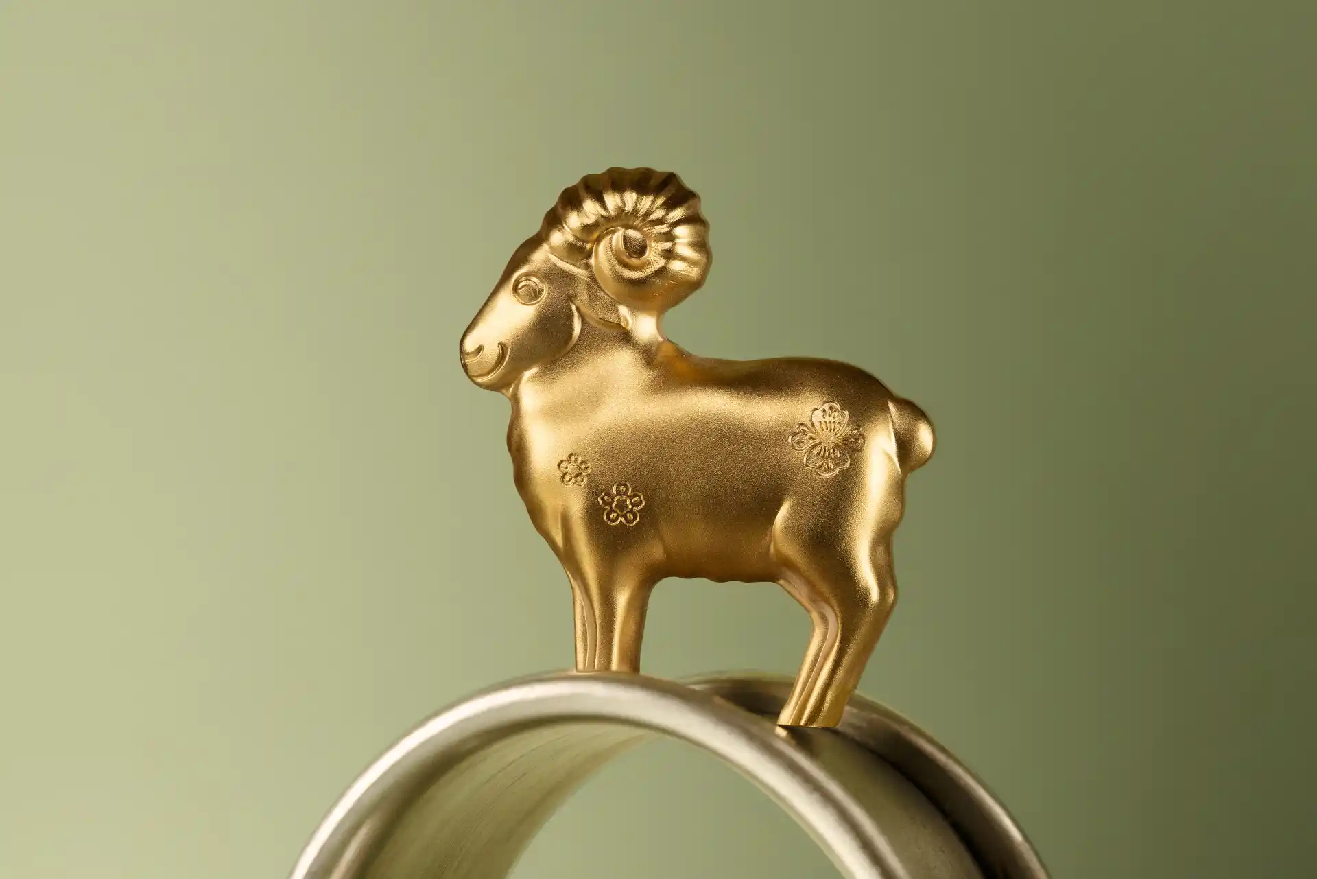 Item/10863/gallery/original/31152_Fluffy_Gilded_Sheep_s1.jpg